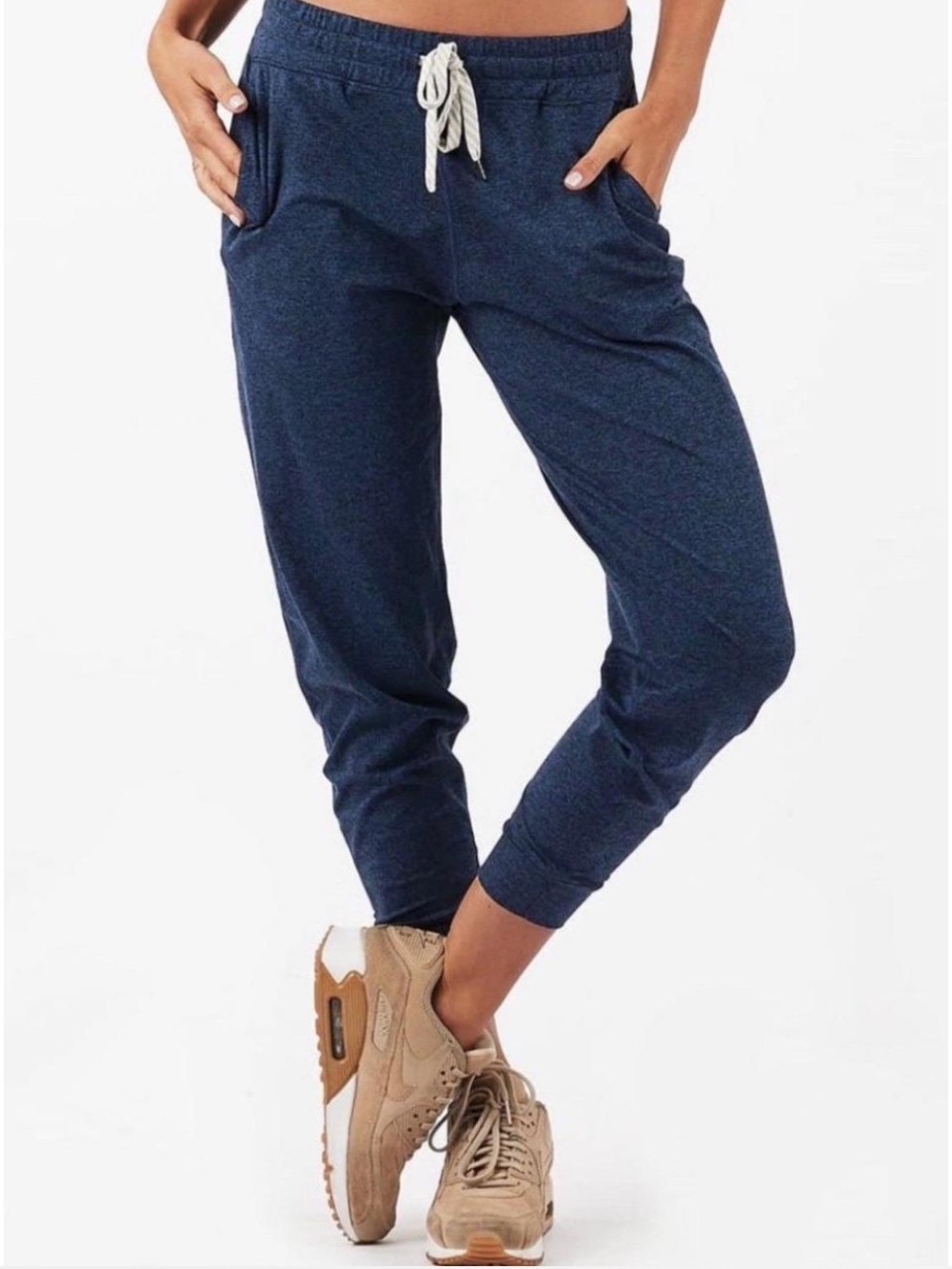 Vuori womenโs performance jogger